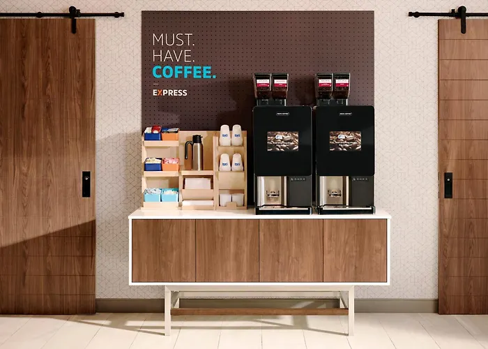 Holiday Inn Express & Suites Lathrop By Ihg